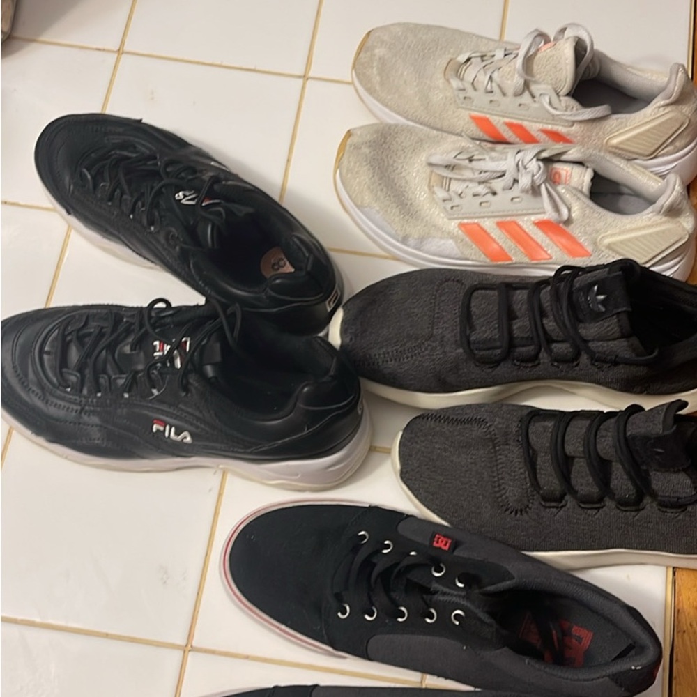 Fila Men's Black and White Sneakers